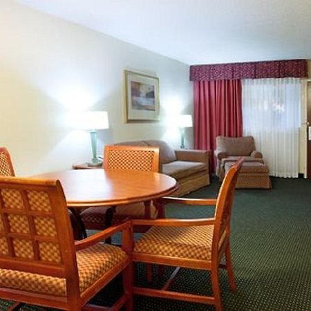 Ramada Inn Lafayette Conference Center Pokój zdjęcie