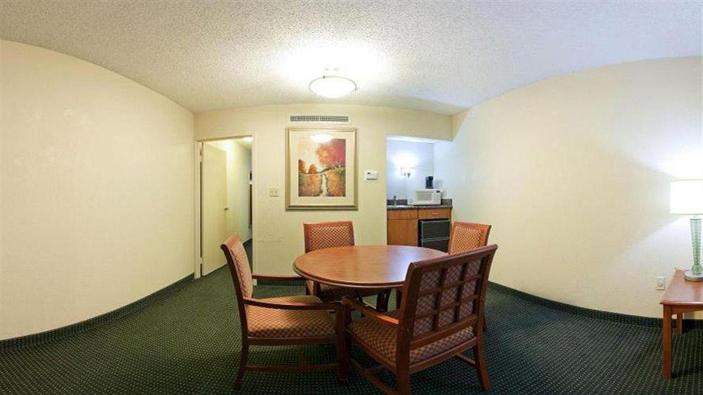 Ramada Inn Lafayette Conference Center Zewnętrze zdjęcie