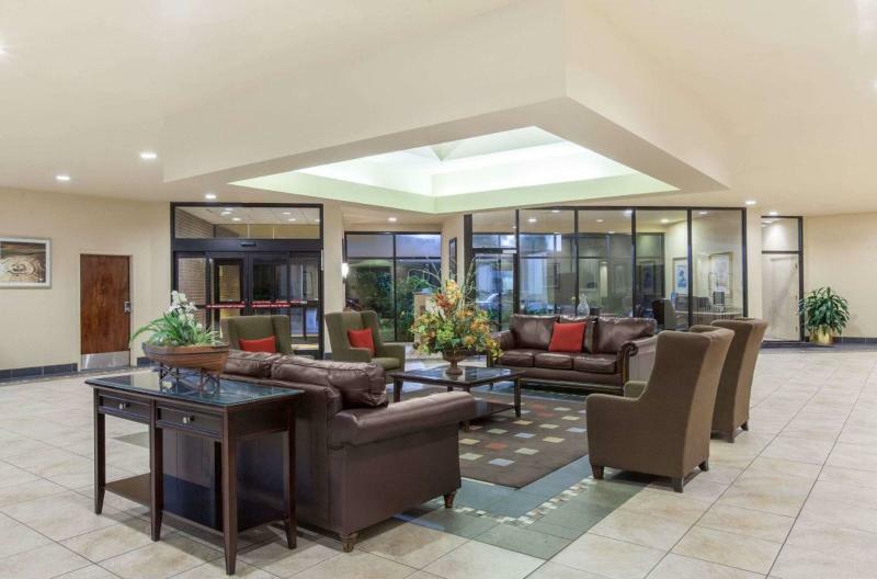 Ramada Inn Lafayette Conference Center Zewnętrze zdjęcie